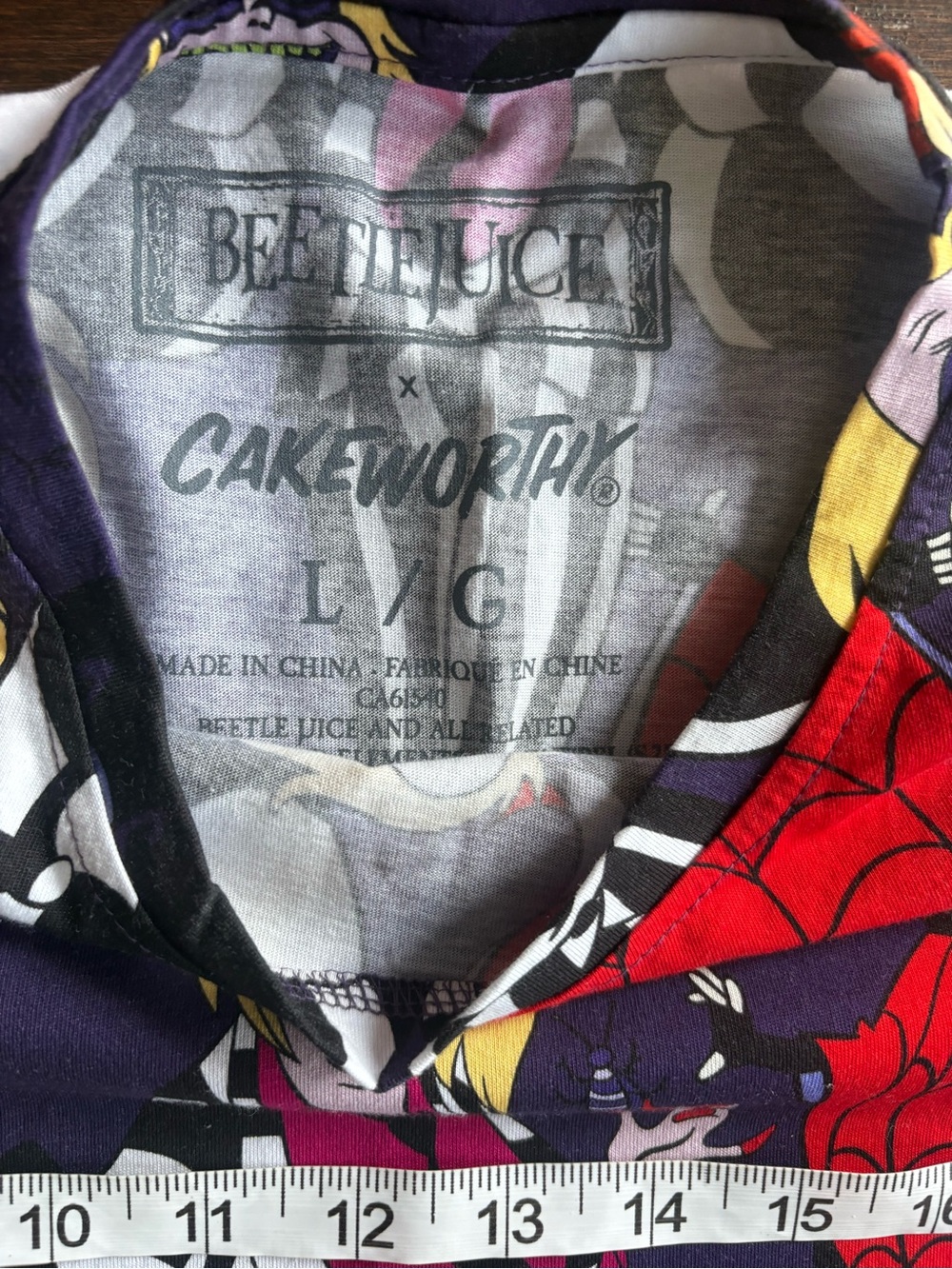 Beetlejuice Animated Series Cakeworthy Adult T-shirt Size Large Unisex Burton - Picture 3 of 4